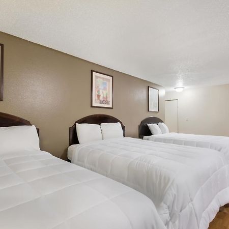 Americas Best Value Inn Woodward At 8Th St Екстериор снимка