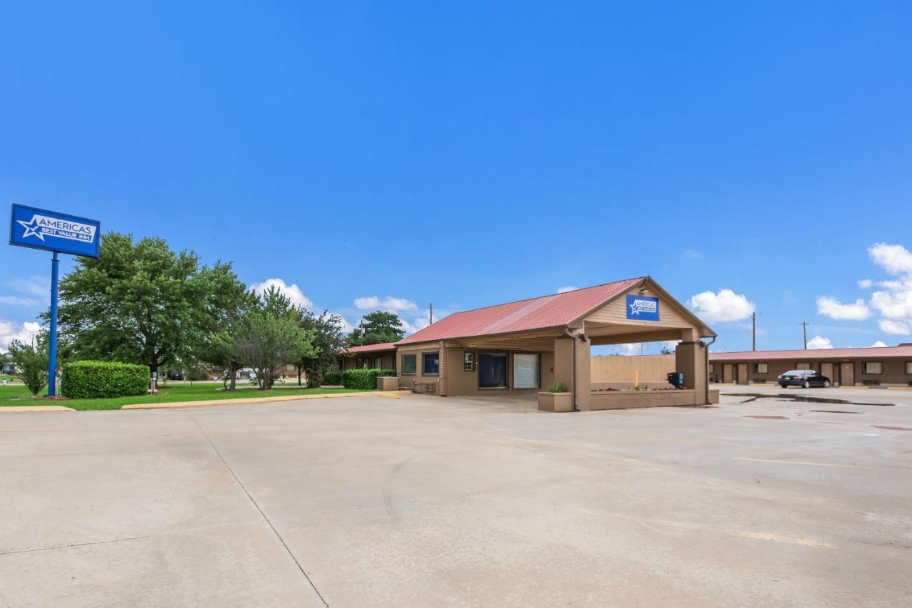 Americas Best Value Inn Woodward At 8Th St Екстериор снимка