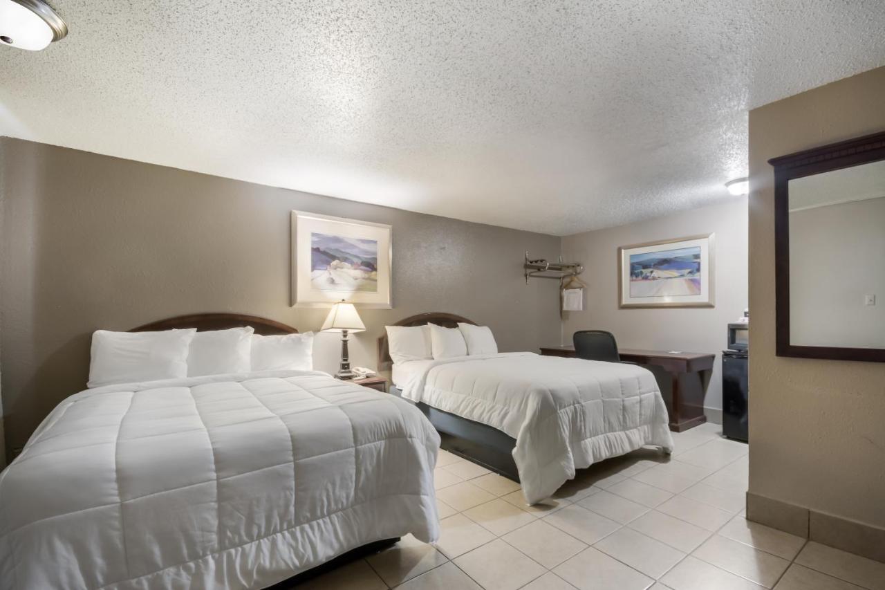 Americas Best Value Inn Woodward At 8Th St Екстериор снимка