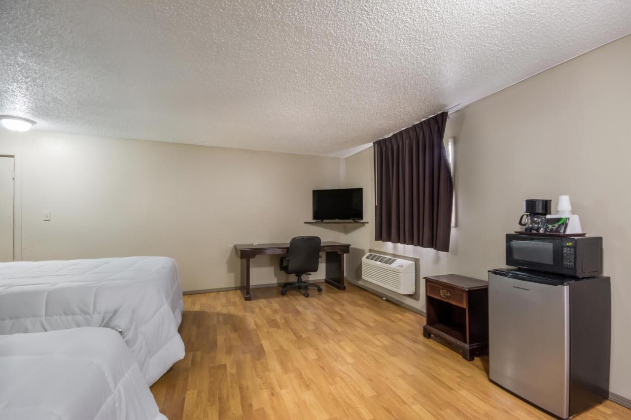 Americas Best Value Inn Woodward At 8Th St Екстериор снимка