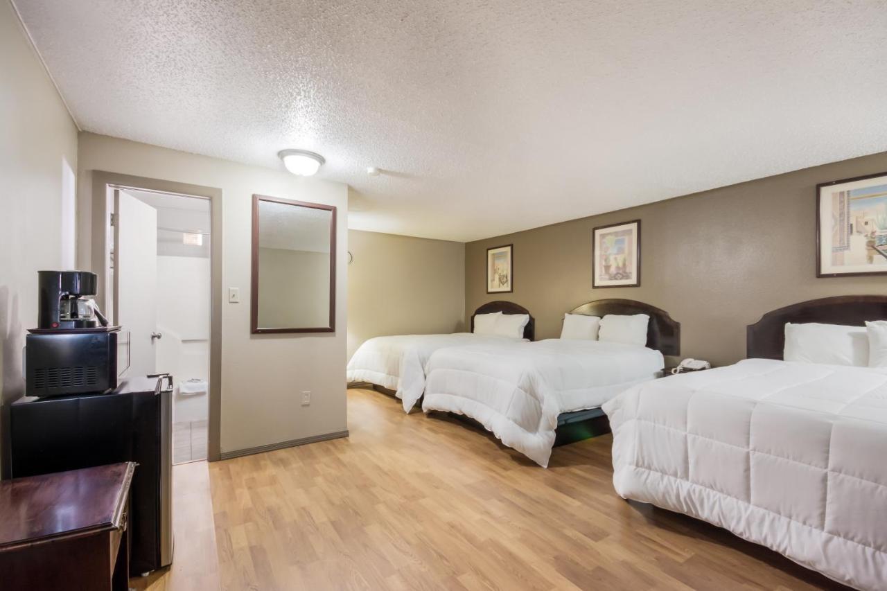 Americas Best Value Inn Woodward At 8Th St Екстериор снимка