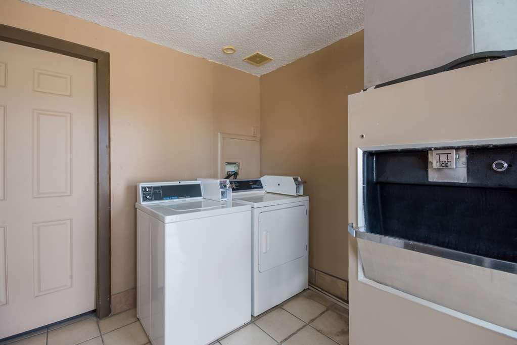 Americas Best Value Inn Woodward At 8Th St Съоръжения снимка